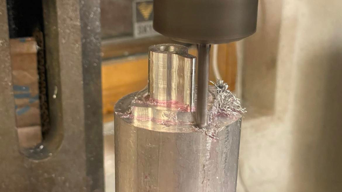 Tillverka dina projekt i aluminium med föreningens CNC-fräs